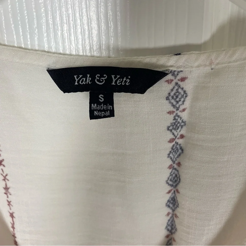 Yak & Yeti Sleeveless White Patterned Dress,‎ S